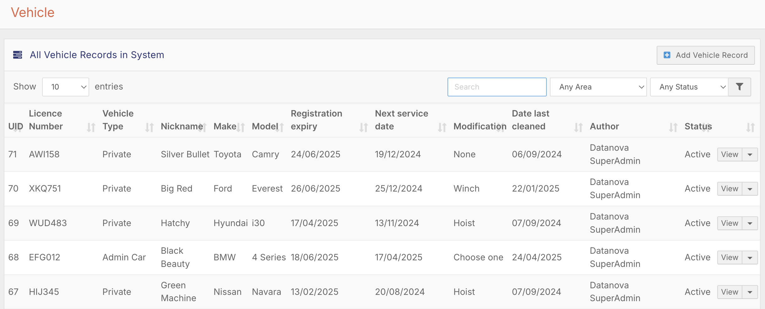 How does the vehicle logbook record travel? - Accessing the Vehicle Logbook (2)